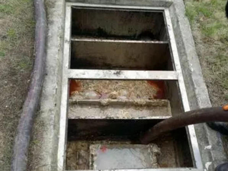 大茂镇隔油池清理